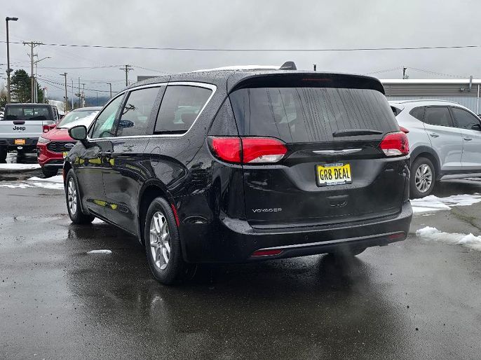 2025 Chrysler Voyager