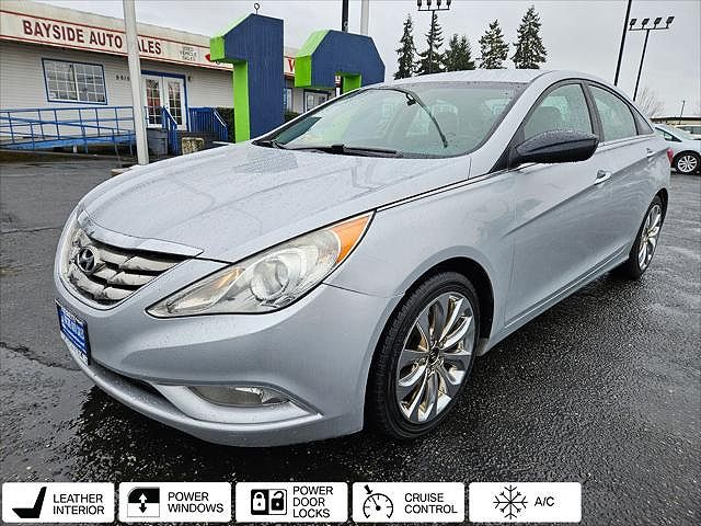 2011 Hyundai Sonata SE image 0