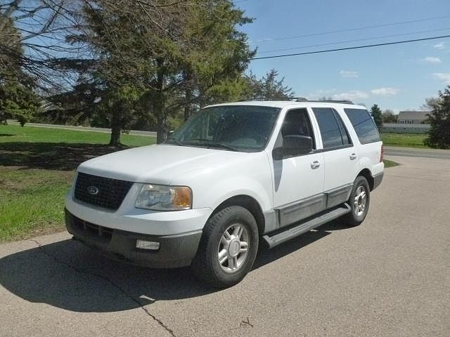 2004 Ford Expedition XLT image 0