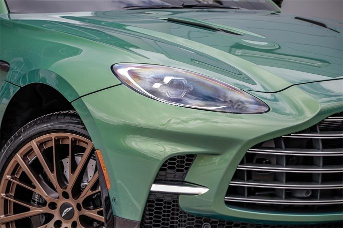 2025 Aston Martin DBX