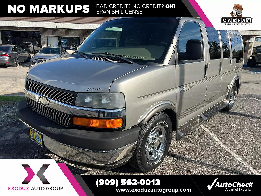 2003 Chevrolet Express 1500 image 2