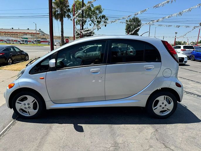 2017 Mitsubishi i-MiEV