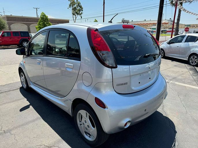 2017 Mitsubishi i-MiEV