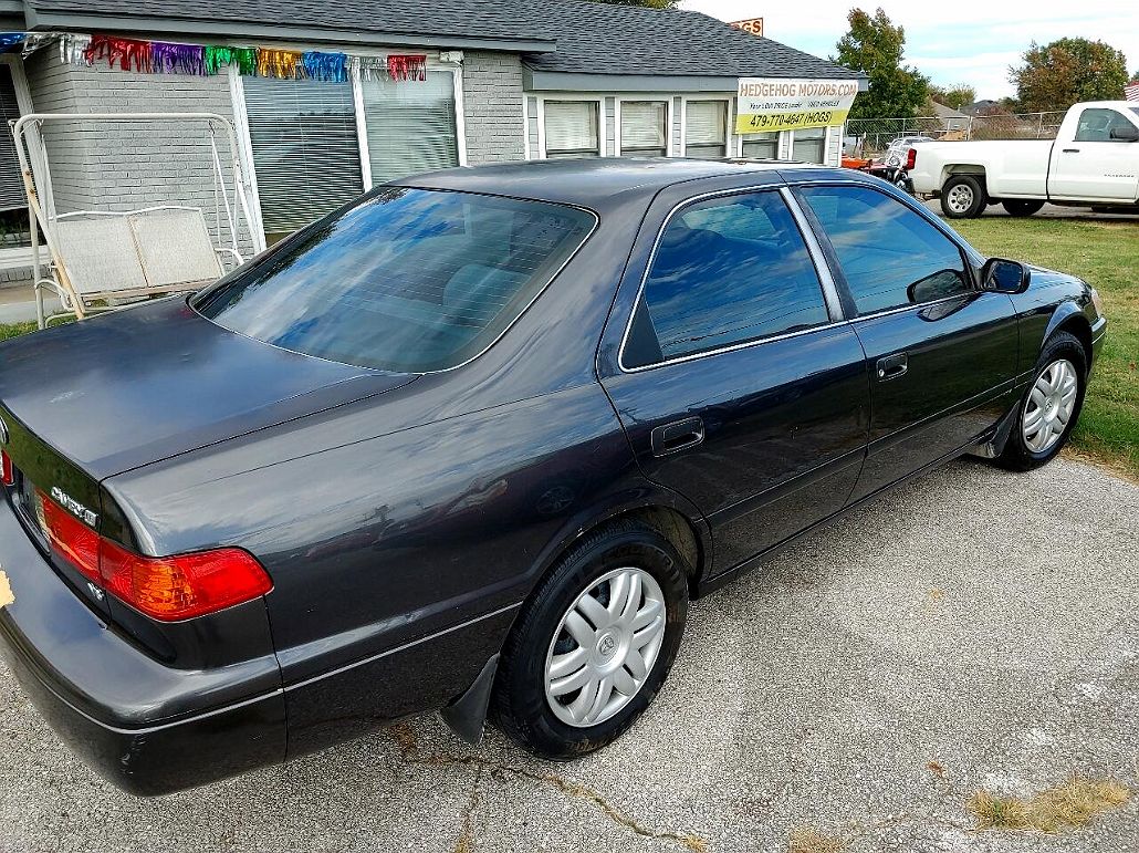 2000 Toyota Camry LE image 4