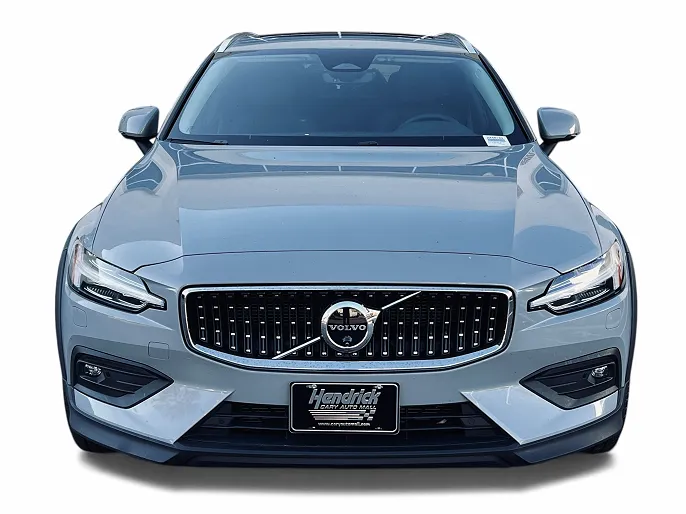 2025 Volvo V60