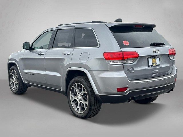 2018 Jeep Grand Cherokee Sterling Edition image 4