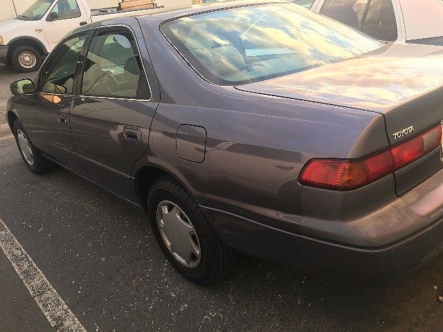 1999 Toyota Camry null image 2