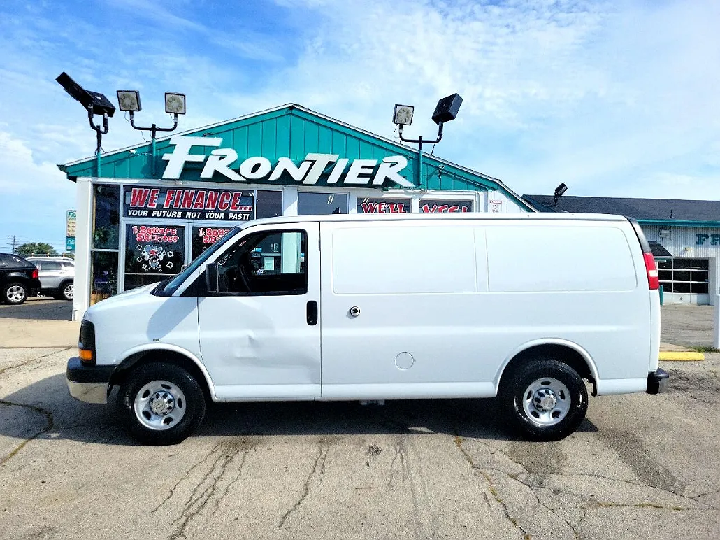 2014 Chevrolet Express 2500 image 1