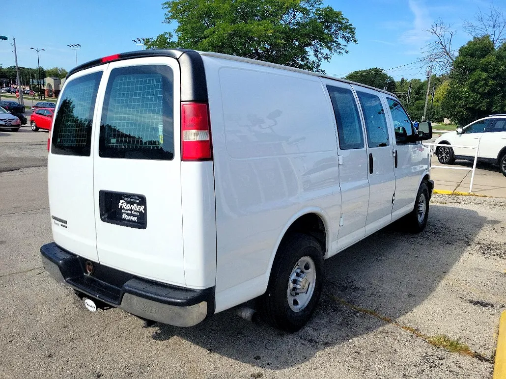 2014 Chevrolet Express 2500 image 5