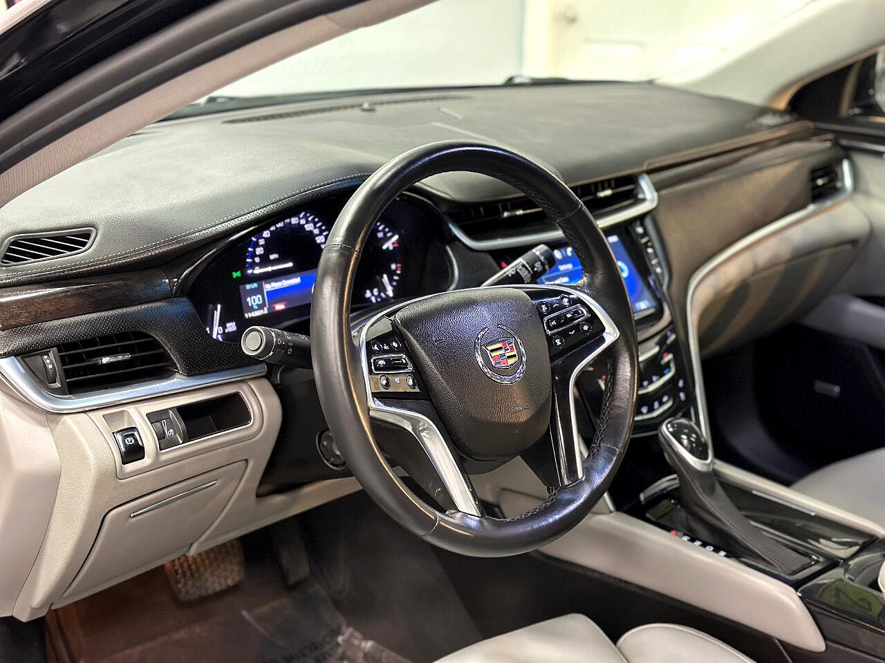 2014 Cadillac XTS Luxury image 14