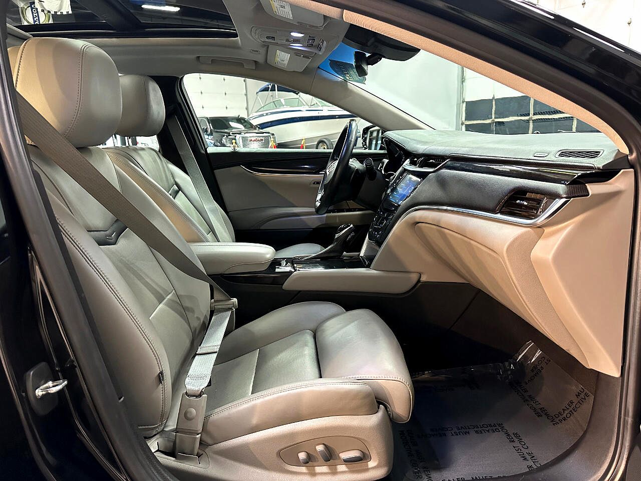 2014 Cadillac XTS Luxury image 25