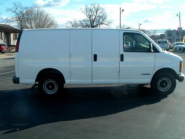 2001 Chevrolet Express 2500 image 5