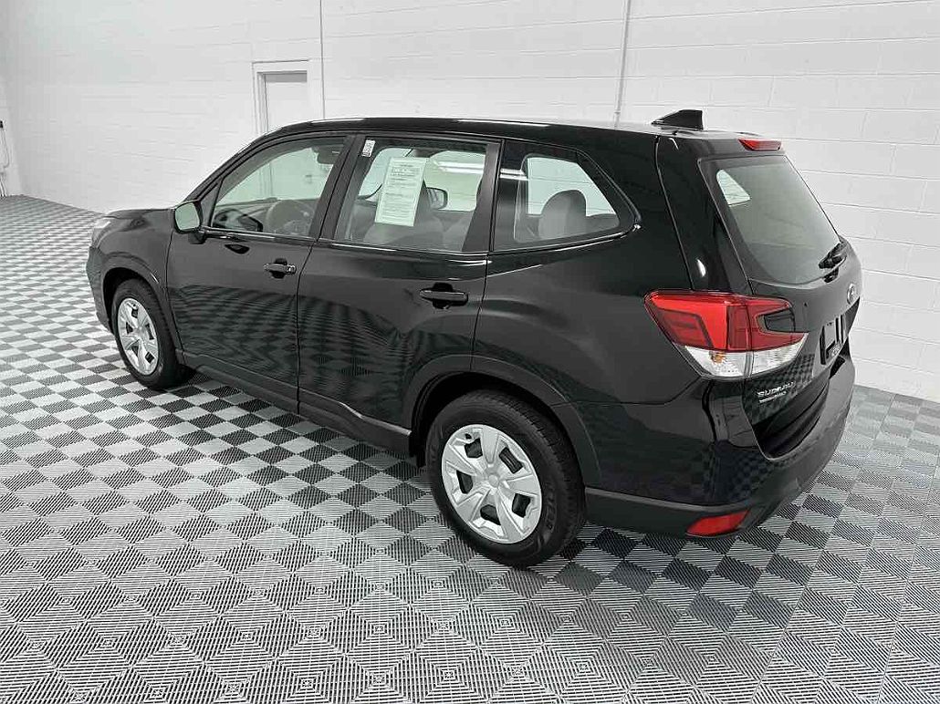 2021 Subaru Forester null image 3