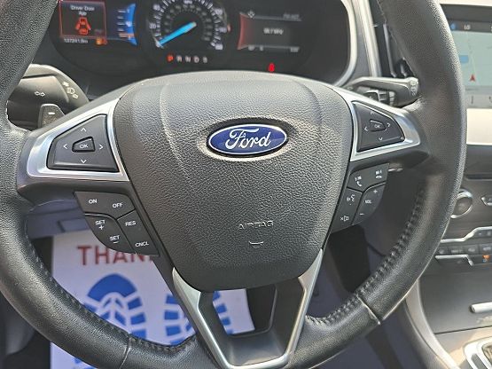 2017 Ford Edge SEL photo 11