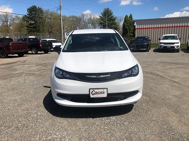 2024 Chrysler Voyager