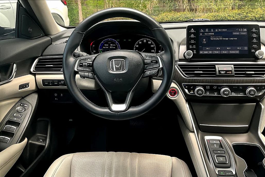 2020 Honda Accord Touring image 4