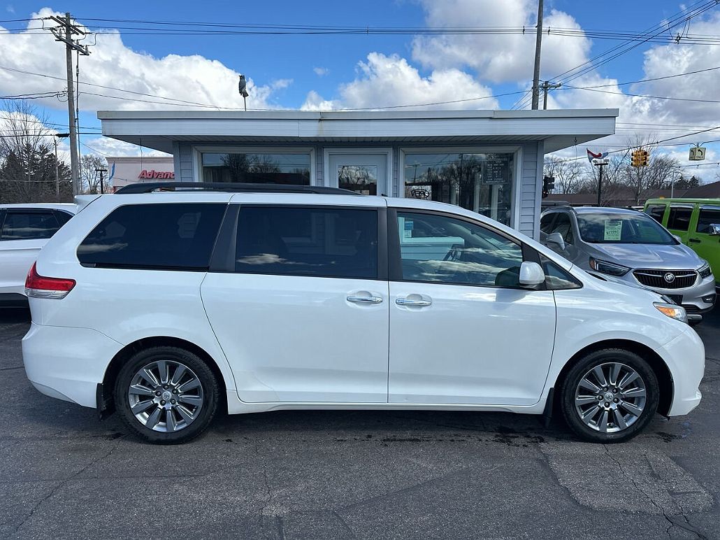 2012 Toyota Sienna Limited image 1