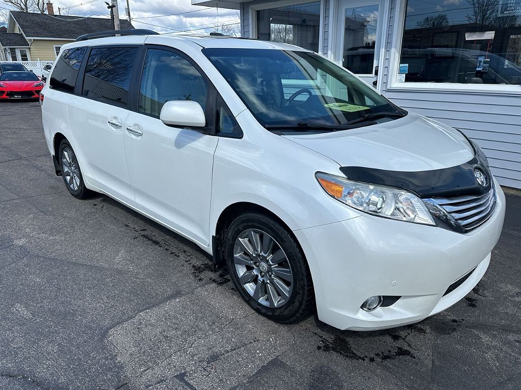 2012 Toyota Sienna Limited image 2