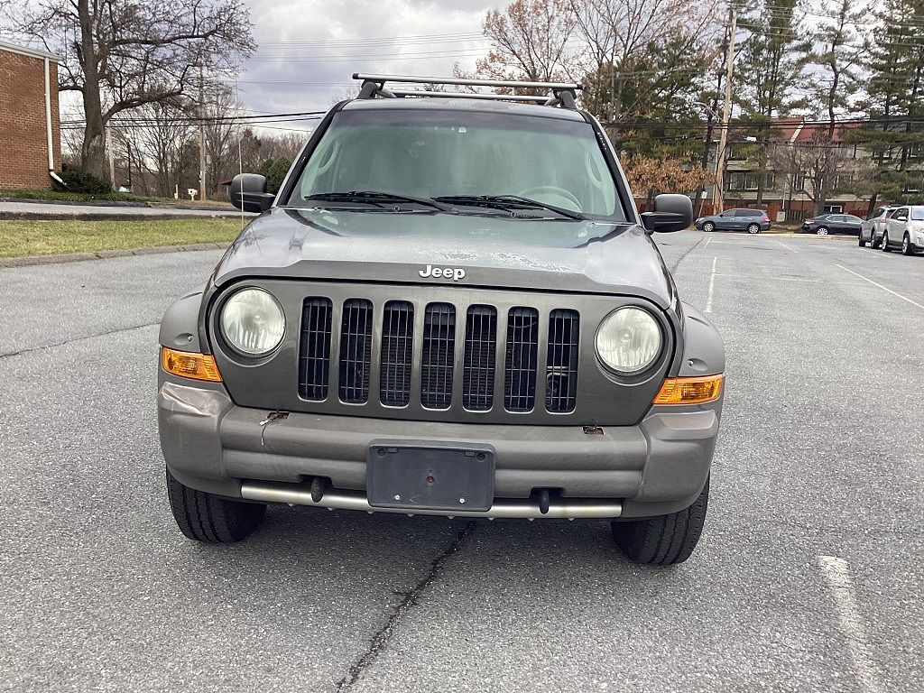 2006 Jeep Liberty Renegade image 3