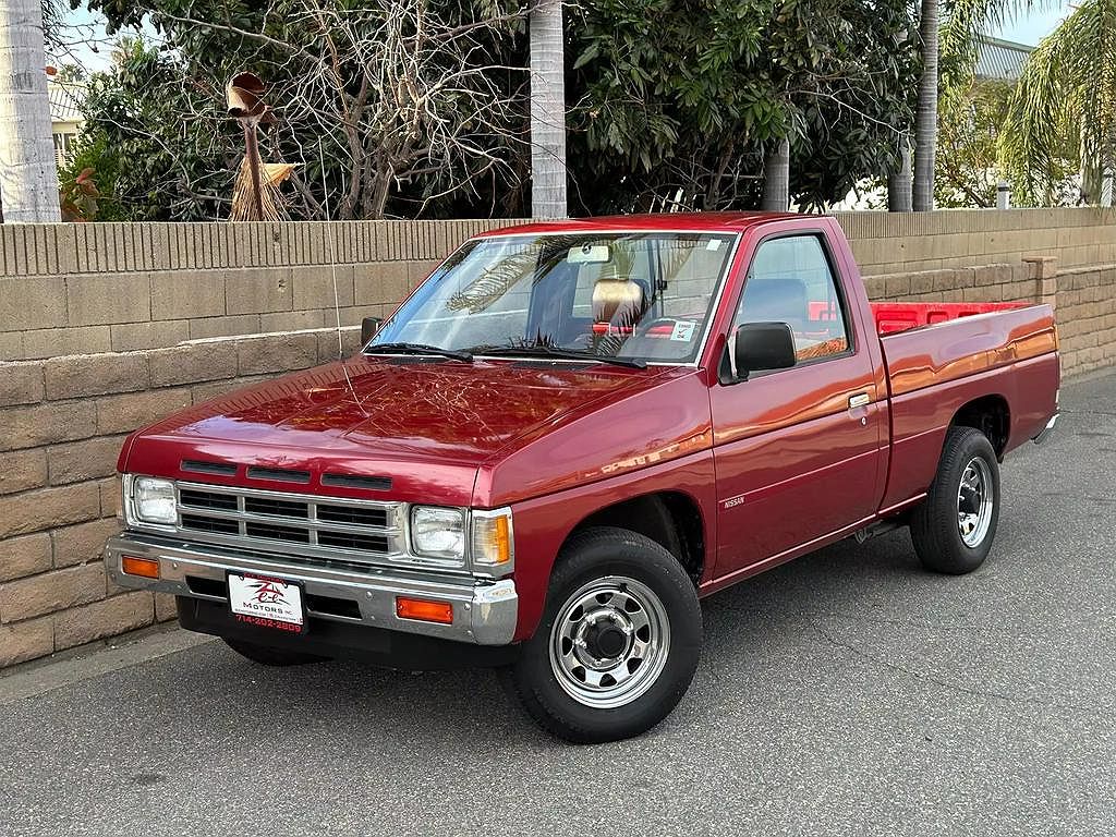 1990 Nissan Pickup null image 9