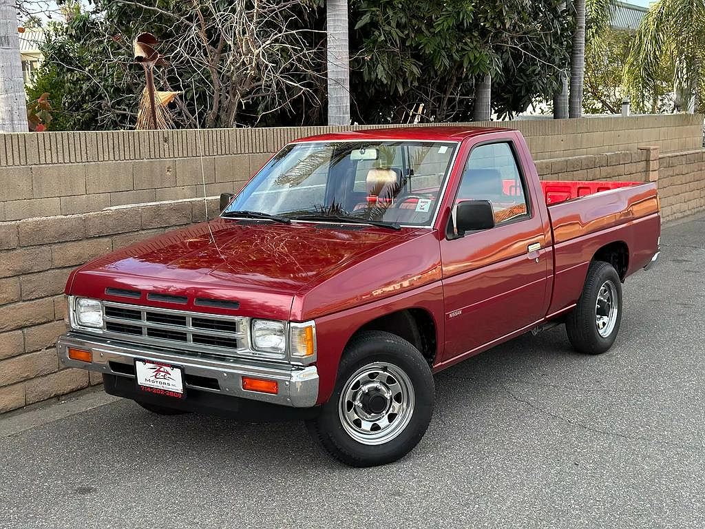 1990 Nissan Pickup null image 10