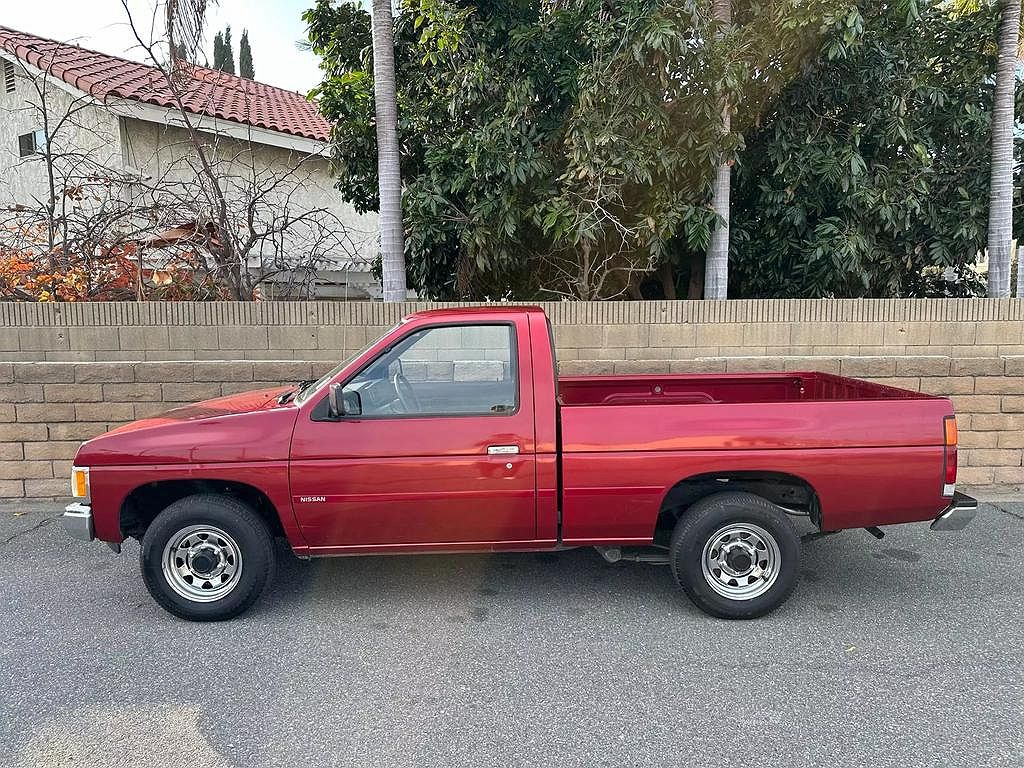 1990 Nissan Pickup null image 11