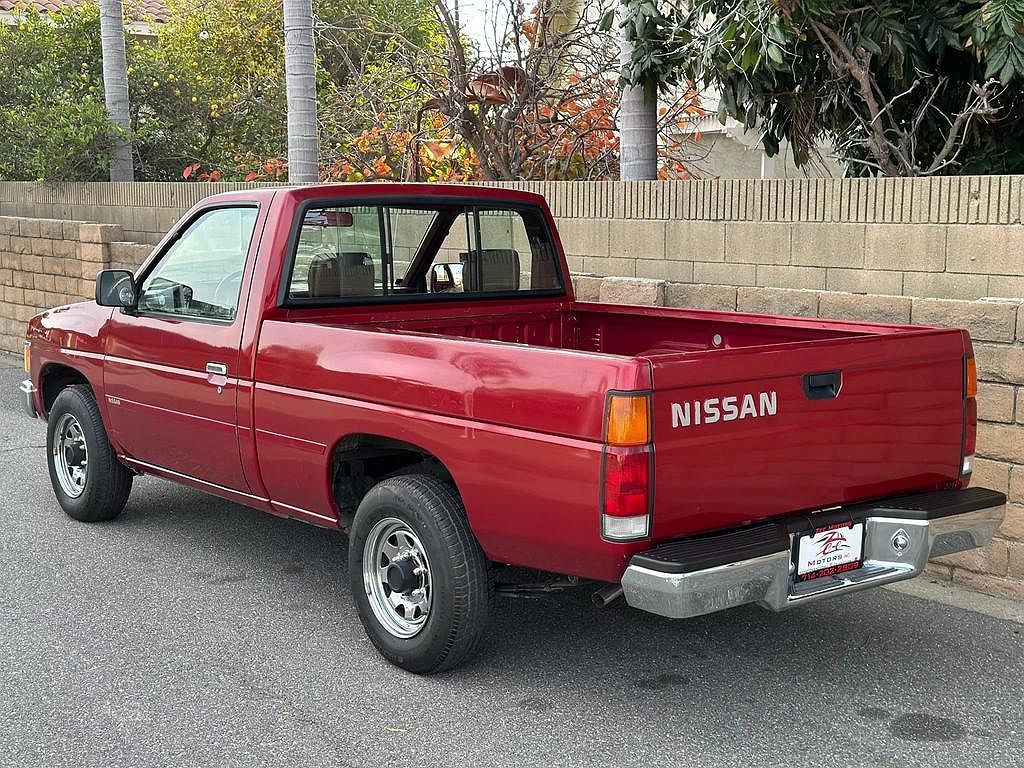 1990 Nissan Pickup null image 14
