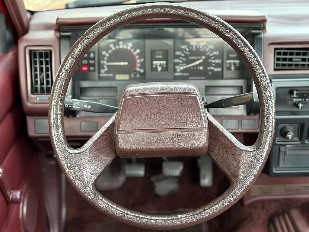1990 Nissan Pickup null image 18