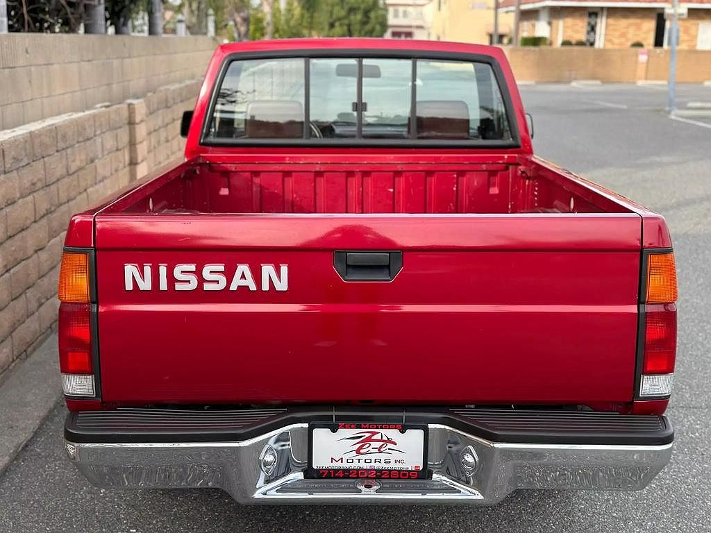 1990 Nissan Pickup null image 7