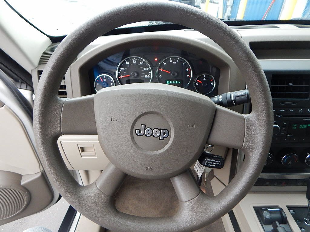 2008 Jeep Liberty Sport image 6