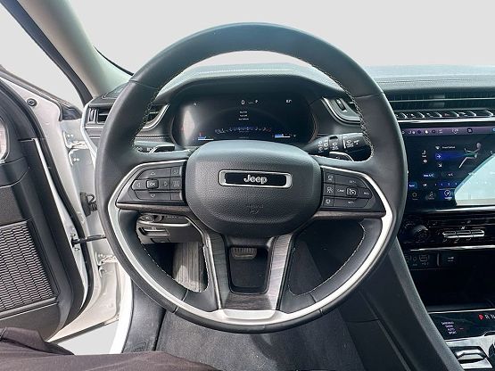 2023 Jeep Grand Cherokee Limited photo 8