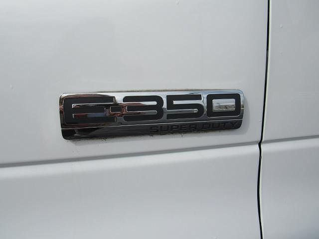 2007 Ford Econoline E-350 image 9