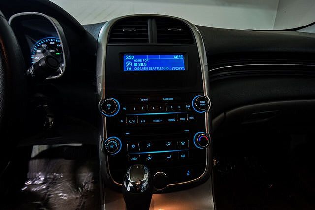2015 Chevrolet Malibu LS image 9