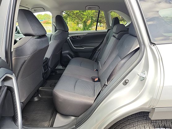 2024 Toyota RAV4 LE photo 10