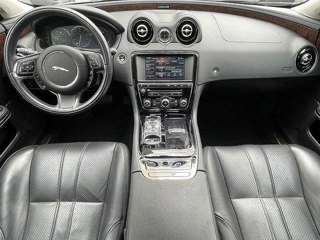 2015 Jaguar XJ Base image 2