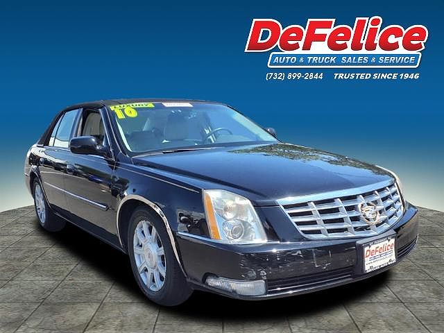 2010 Cadillac DTS Base image 0