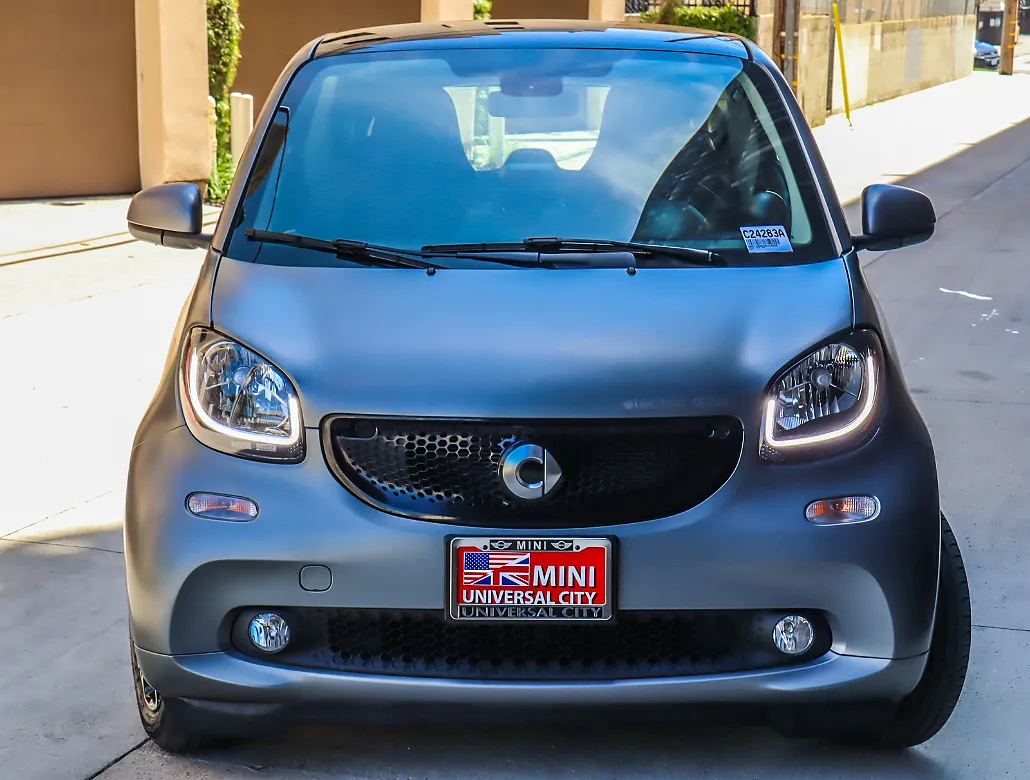 2017 Smart Fortwo Pure image 2