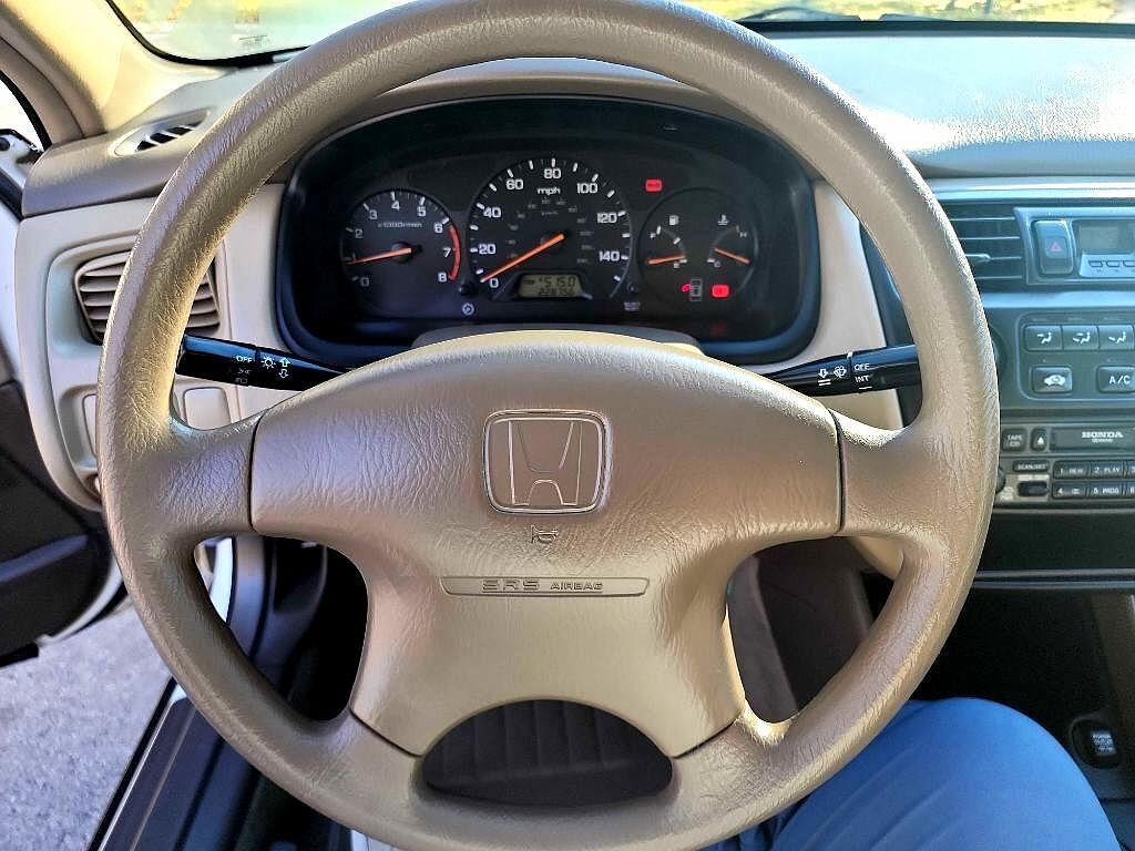 1998 Honda Accord DX image 16