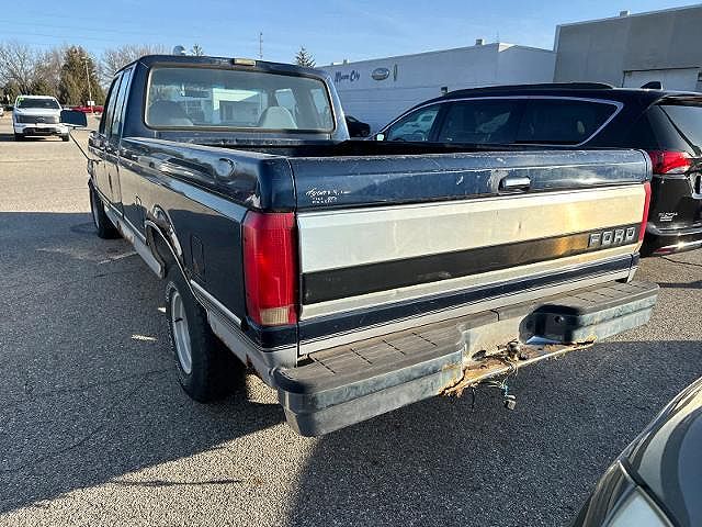 1992 Ford F-150 null image 2