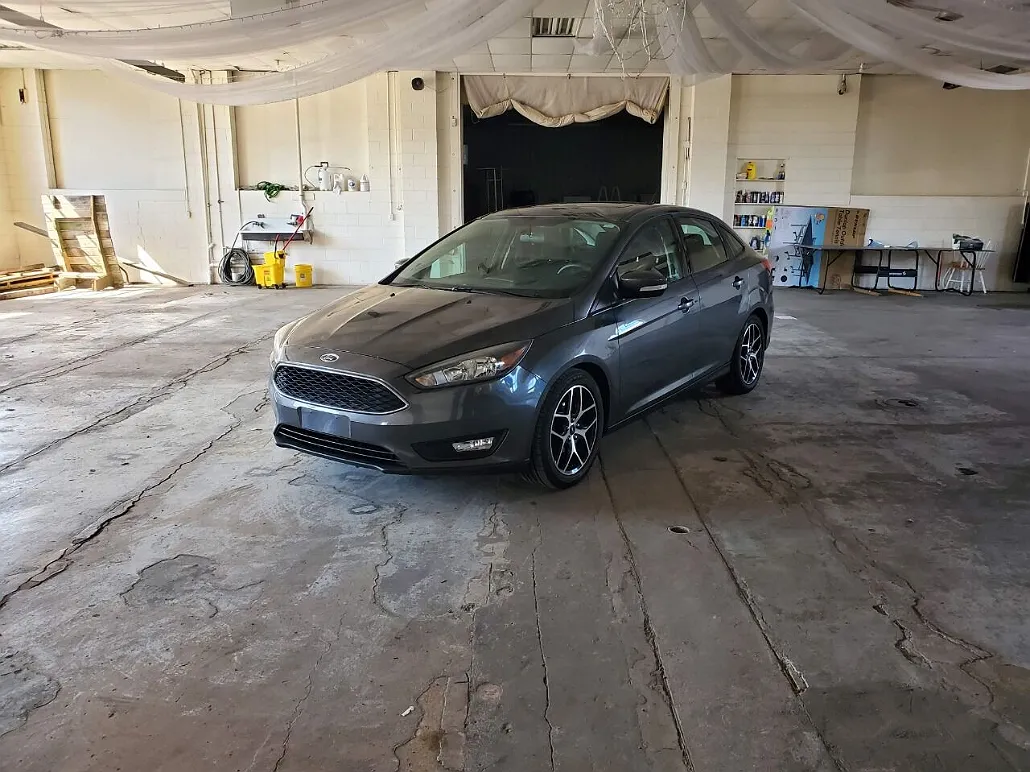 2017 Ford Focus SEL image 1