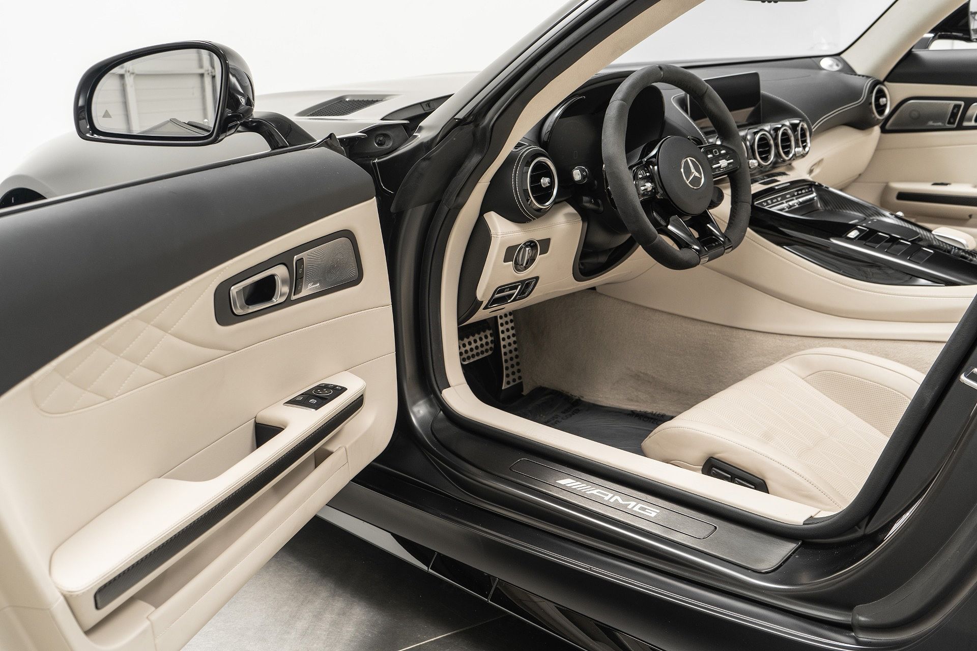 2020 Mercedes-Benz AMG GT R image 21