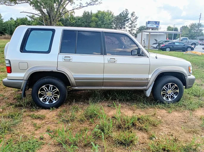 2001 Isuzu Trooper