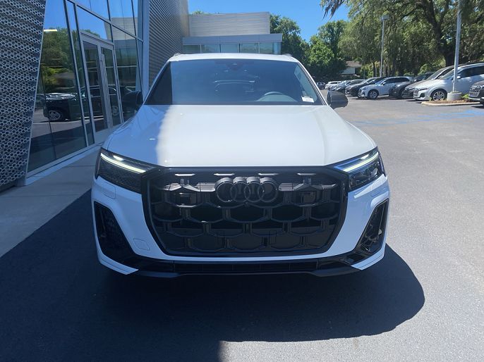 2025 Audi SQ7