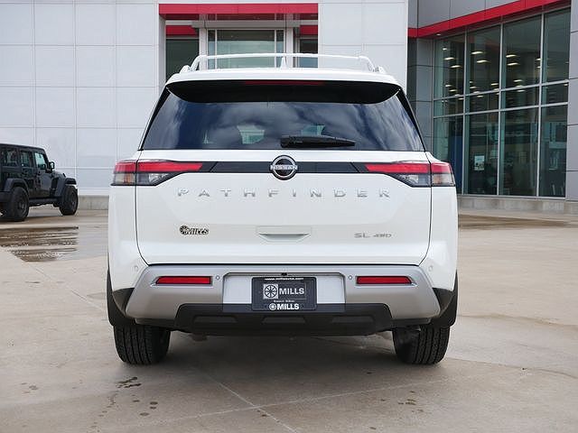 2024 Nissan Pathfinder SL image 5