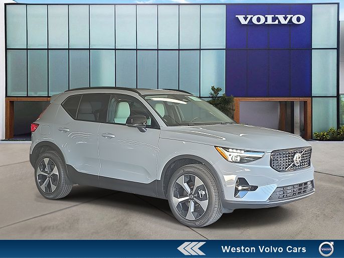 2026 Volvo XC40