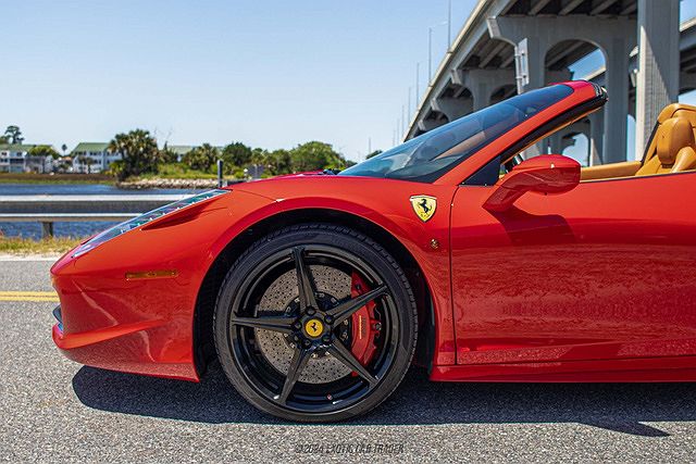 2015 Ferrari 458 null image 3