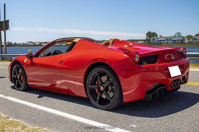 2015 Ferrari 458 null image 5