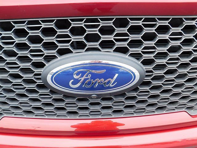 2018 Ford F-150 Lariat image 2