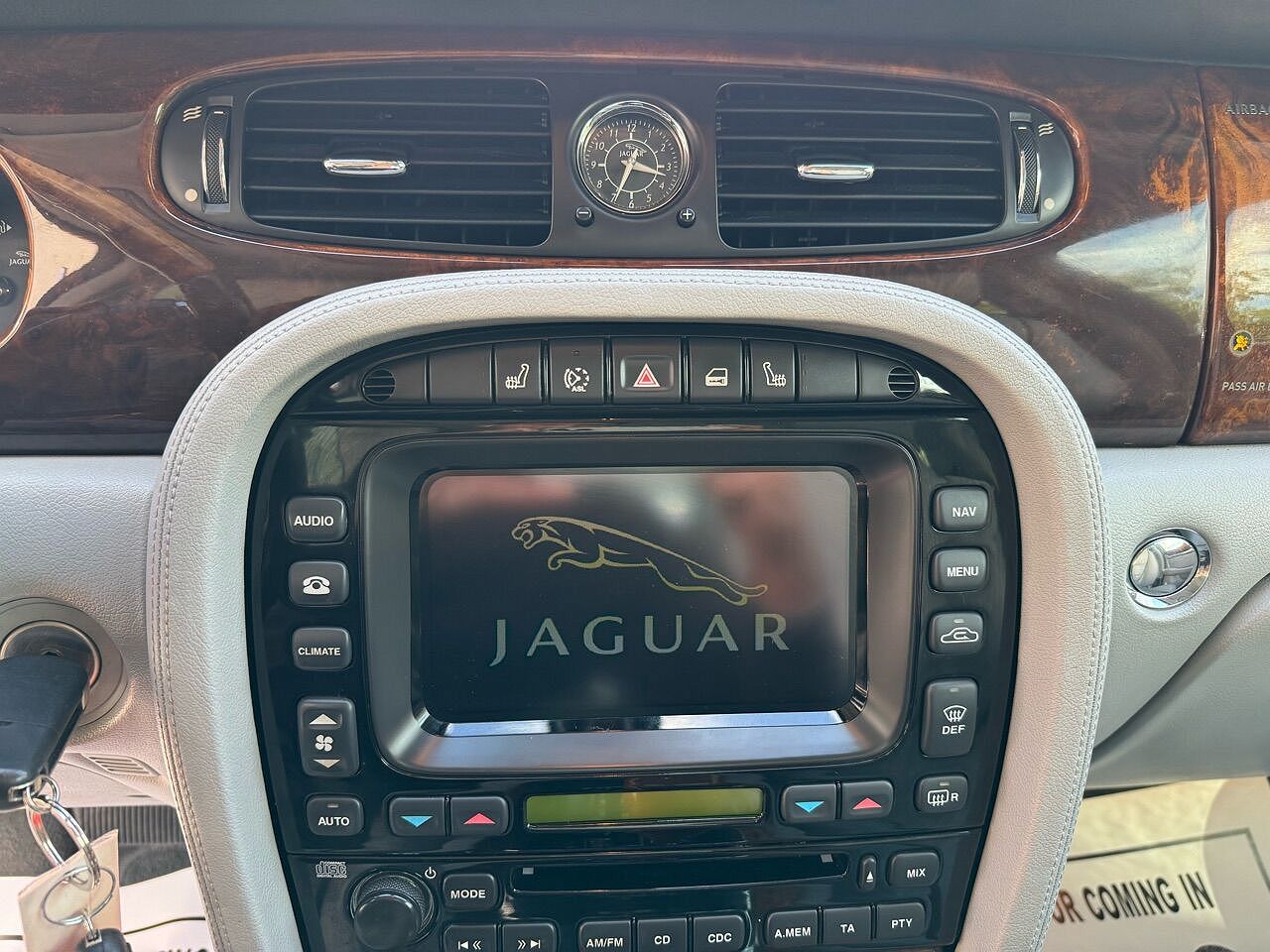 2007 Jaguar XJ XJL image 16