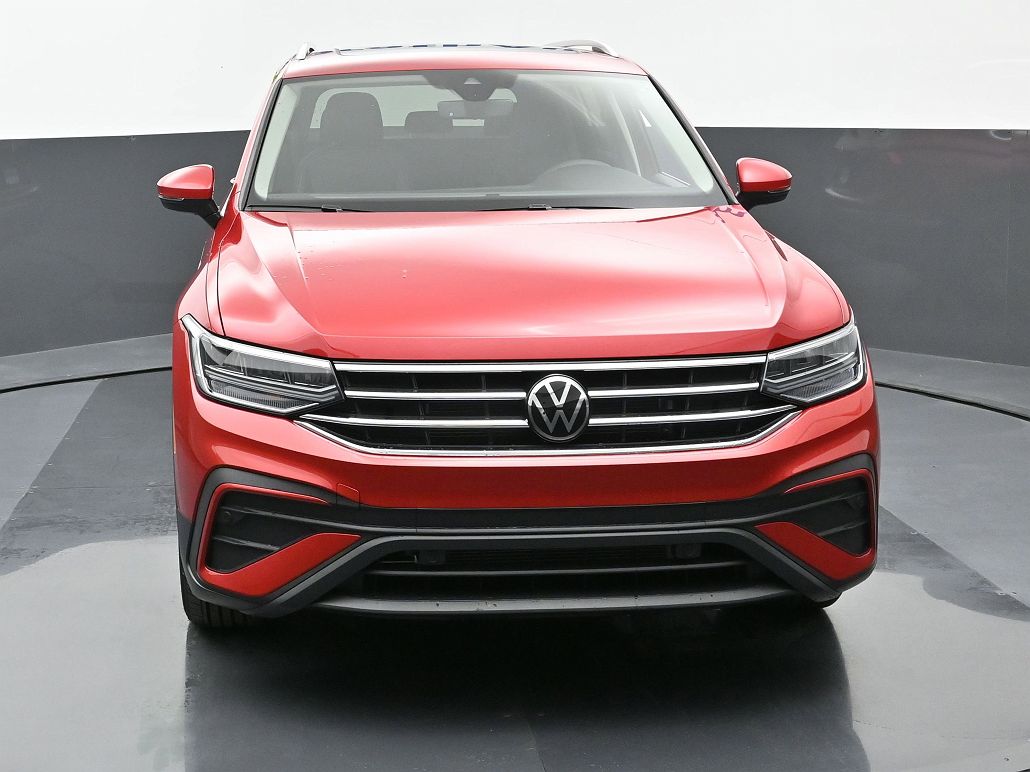 2024 Volkswagen Tiguan SE image 2